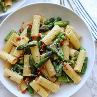 Penne with Sun-Dried Tomatoes and Asparagus