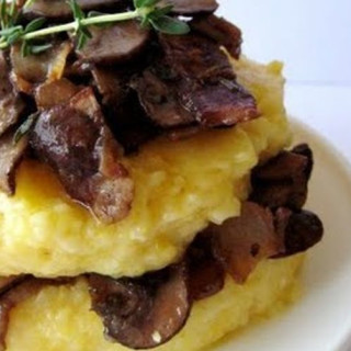 Polenta with mushrooms, bacon and onions