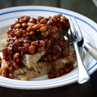 Proper baked beans with soda bread toast