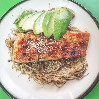 Quick and Easy Paleo Asian-Style Rainbow Trout Filet w Sesame Ginger Dressi