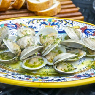 Quick Note: Vongole alla brace (Grilled Clams)