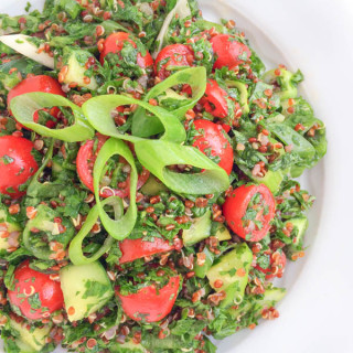 Quinoa Tabbouleh Salad {5 Tips for Effortless Entertaining}