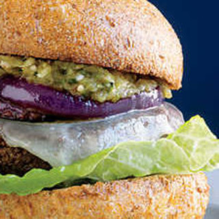 &quot;New&quot; New Mexican Green Chile Cheeseburgers