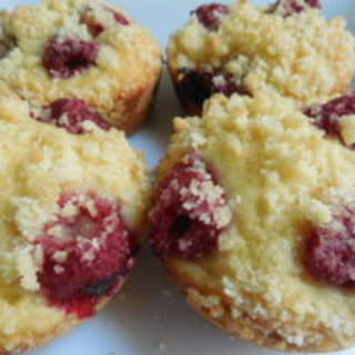 Raspberry strudel muffins