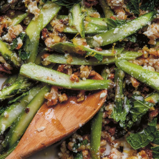 Raw Asparagus Salad with Breadcrumbs, Walnuts, and Mint