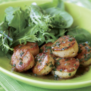 Recipe: Seared Scallops with Herb-Butter Pan Sauce