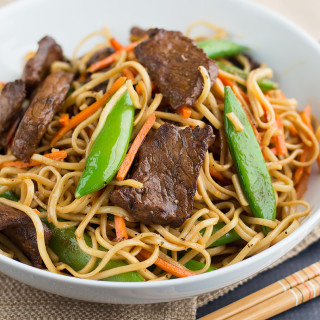 Red Thai Curry Stir Fried Chinese Noodles with Beef