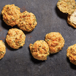 Reduced-Fat Cheddar Biscuits