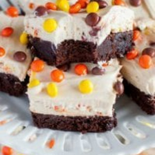 Reese’s Pieces Peanut Butter Cheesecake Brownies