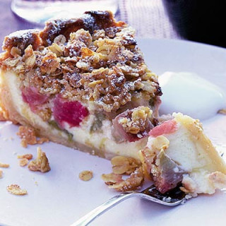 Rhubarb and custard pie with butter crumble