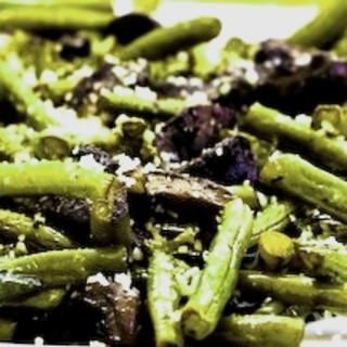 Roasted Green Beans with Mushrooms, Balsamic, and Parmesan 