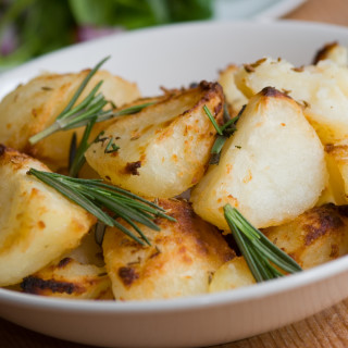 Roasted Potatoes with Garlic and Rosemary