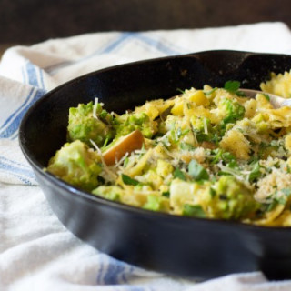 Romanesco Pasta with Apples and Curry Cauliflower Sauce