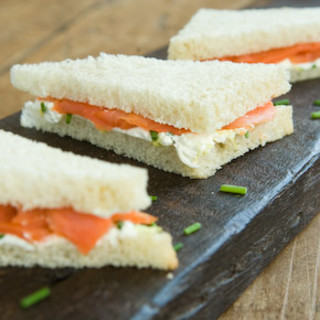 Salmon and cream cheese in five easy steps!