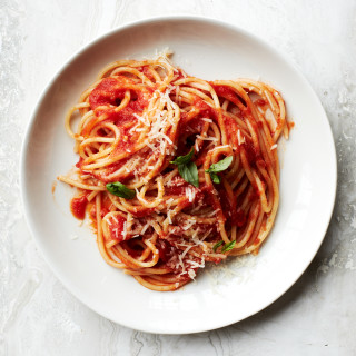 Sauce-Simmered Spaghetti al Pomodoro