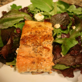 Seared Salmon Over Mixed Greens with Raspberry Vinaigrette & Candied Pecans