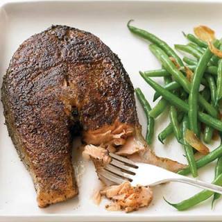 Seared Salmon with Garlicky Green Beans