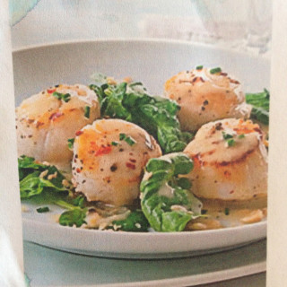 Seared Scallops with Pinot Gris Butter Sauce