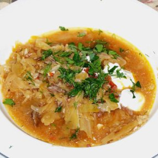 Shchi (Russian Sauerkraut Soup)