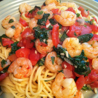 Shrimp pasta with basil and spinach