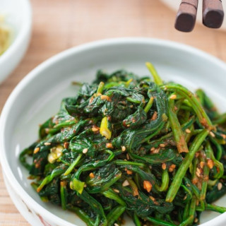 Sigeumchi Namul (Korean Spinach Side Dish)