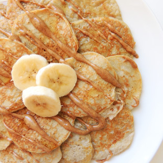 Simple Grain-Free Cinnamon Banana Pancakes