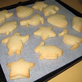 Simple Vanilla Biscuits( Cut-out )