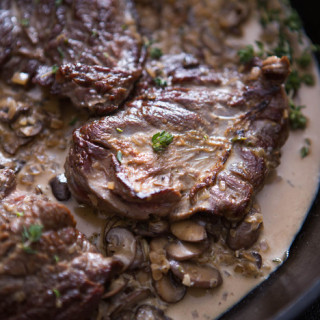Skirt Steak With Mushroom-Cream Pan Sauce