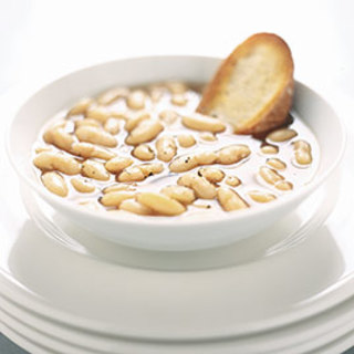 Slow-Cooker Tuscan White Bean Soup
