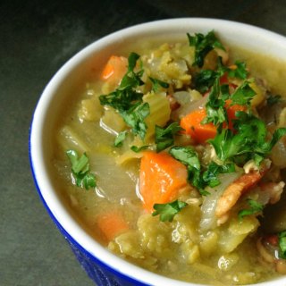 Slow Cooker Split Pea Soup with Bacon