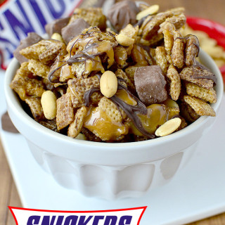Snickers Chex Mix