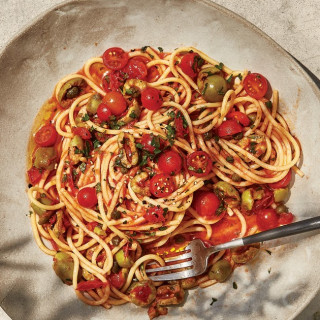 Spaghetti with No-Cook Puttanesca