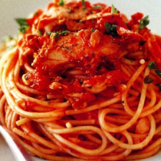 Spaghetti with tuna sauce