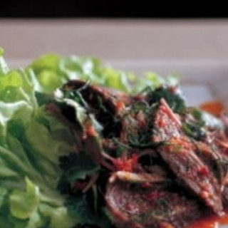 Spicy beef salad