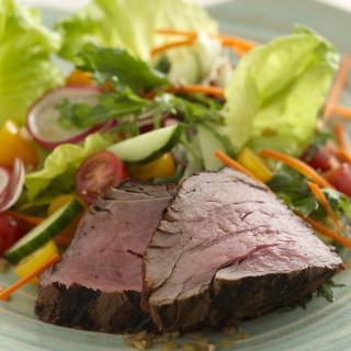 Spicy Filet Mignon with Ginger-lime Salad