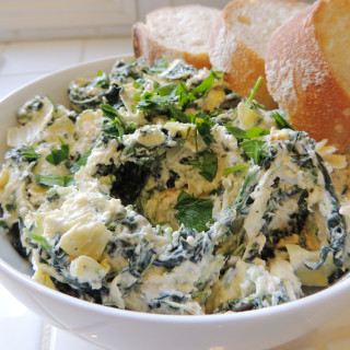 Spicy Spinach & Artichoke Dip with Roasted Garlic