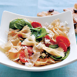Spinach and Farfalle Salad