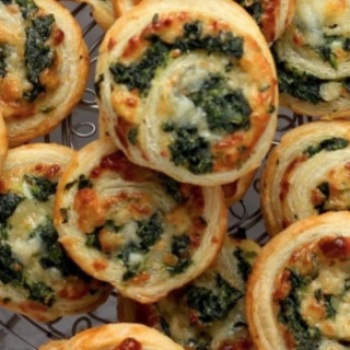 Spinach and Feta Puff Pastry Swirls