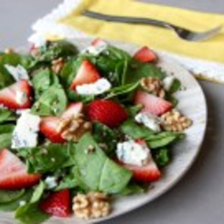 Spinach and Strawberry Salad with Creamy Balsamic Dressing