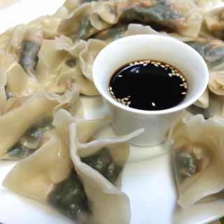 Spinach Dumplings with Dipping Sauce
