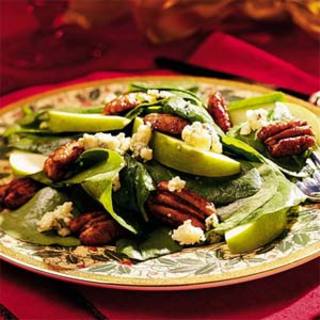 Spinach, Pear, and Blue Cheese Salad