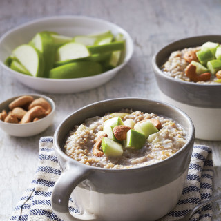 Steel Cut Oatmeal with Apples