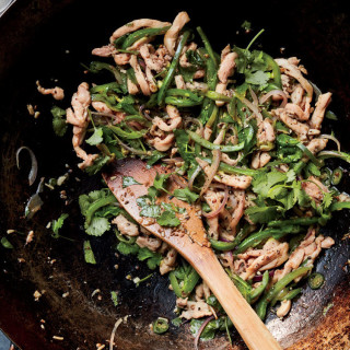Stir-Fried Chicken and Green Pepper with Cumin and Cilantro
