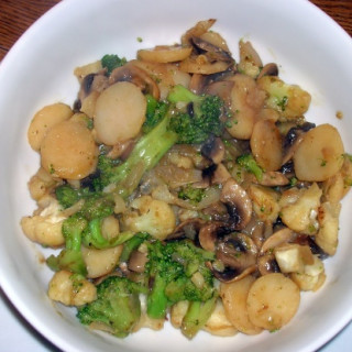Stir-Fried Mushrooms and Broccoli