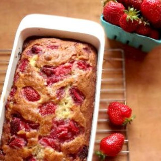 Strawberry Banana Bread Recipe, What&#039;s Cooking America