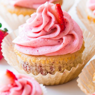 Strawberry Cupcakes with Creamy Strawberry Buttercream