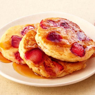 Strawberry Pancakes With Mamma Callie's Syrup