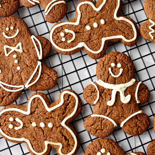 Super Easy Gingerbread Cookies