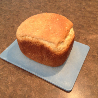 Super Easy Oatmeal Honey Bread (Breadmachine)