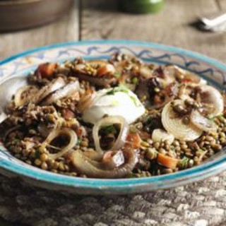 Sweet onions with lentil stew